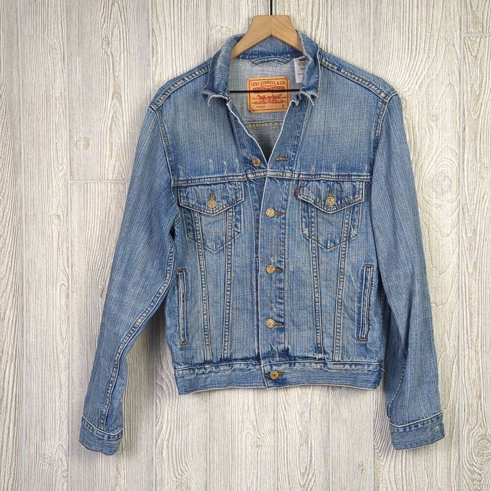 Levi’s Women’s Small Blue Denim Distressed Button Down Jacket Trucker Western